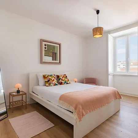 Daire Classy 3-bedroom By Lovelystay *