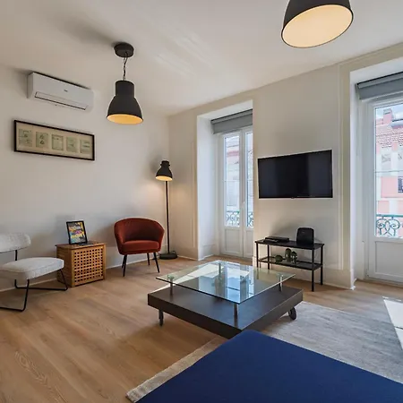 Classy 3-bedroom By Lovelystay Daire