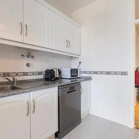 Daire Classy 3-bedroom By Lovelystay *