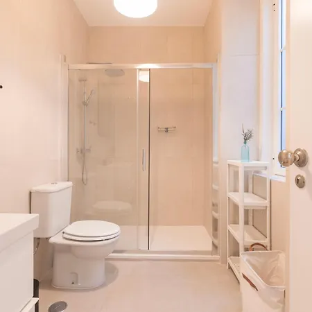 Classy 3-bedroom By Lovelystay * Lisboa